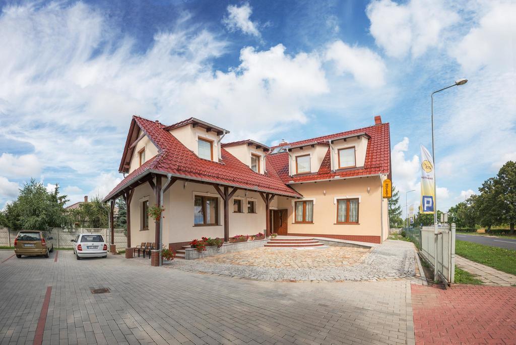 Hotel Vera Sulechów Exteriér fotografie